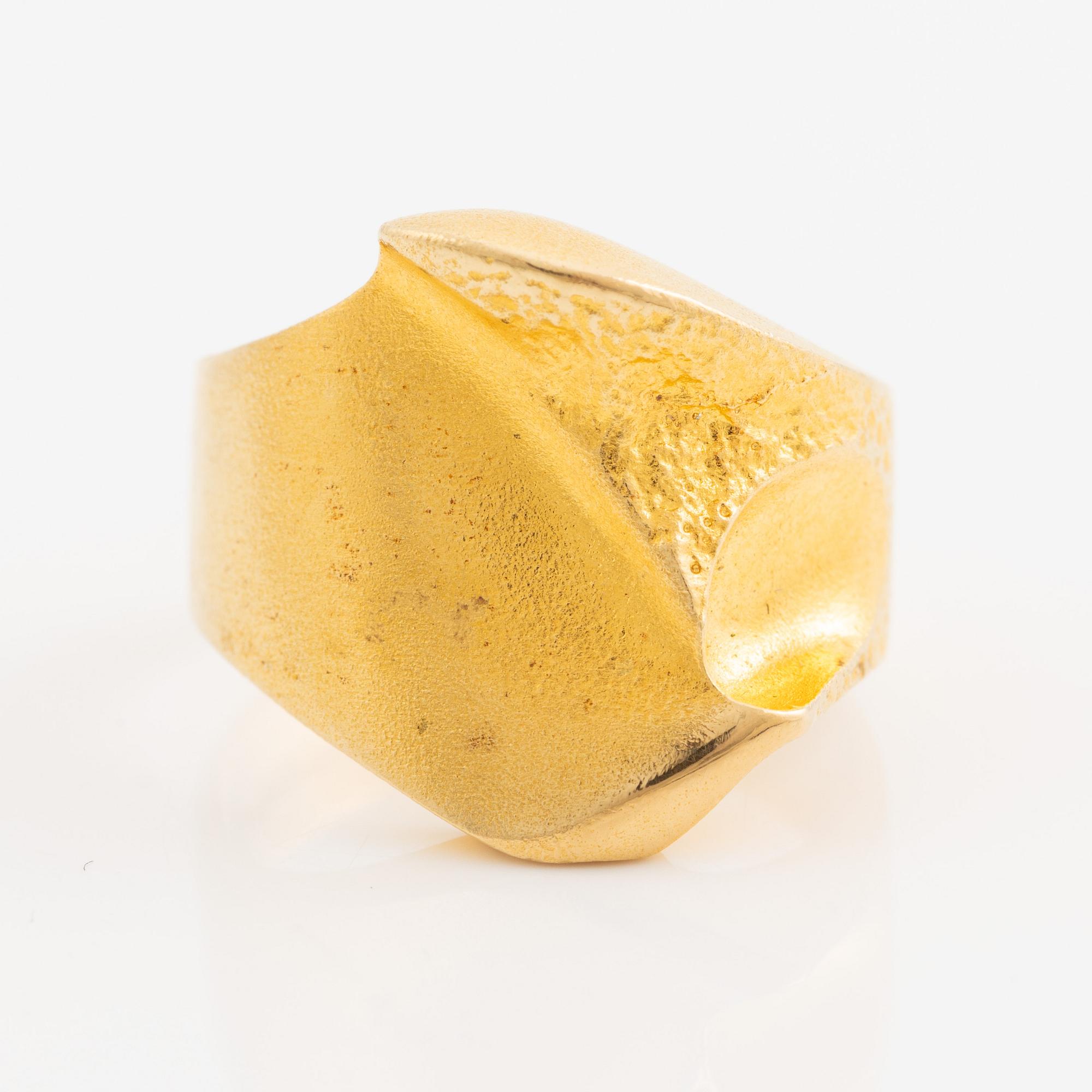 Björn Weckström, ring, 18K gold, Finland 1981. By Lapponia.