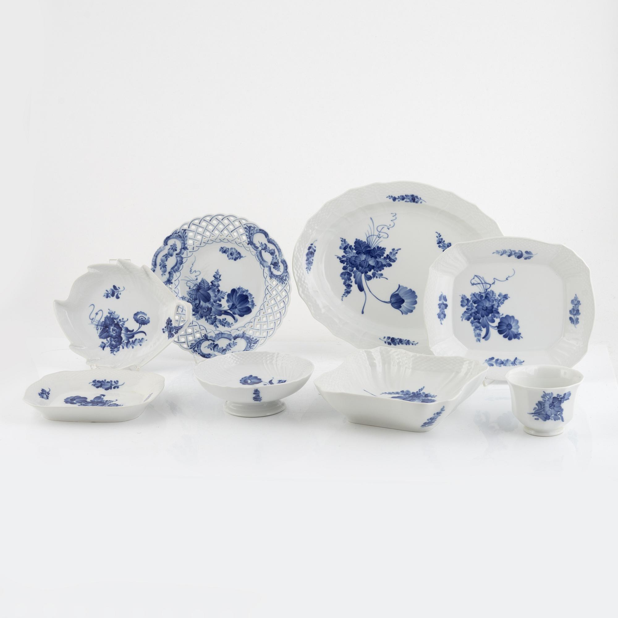 Matervis, 79 pieces, "Blue Flower", Royal Copenhagen, Denmark.