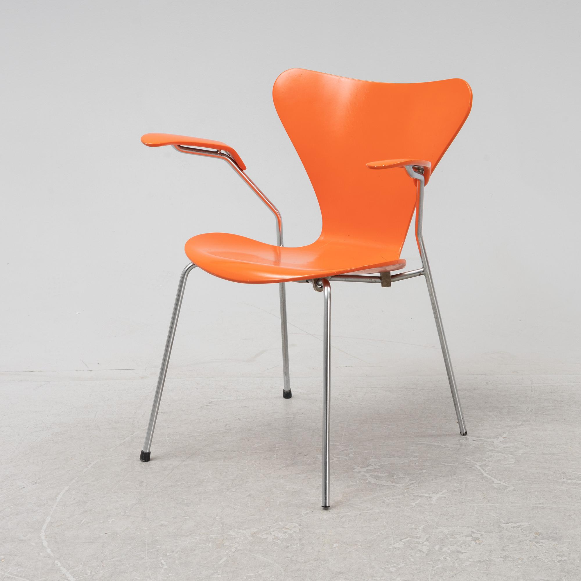Arne Jacobsen, karmstol, "Sjuan", Fritz Hansen, Danmark.