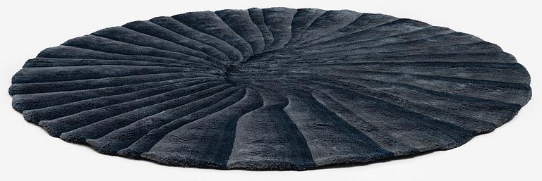 Diana Orving, a carpet 'Disappearance II', round diameter 300 cm, Ferreira de Sá, Portugal.