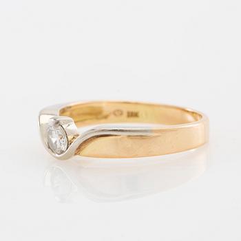 Ring 18K rött och vitt guld med en rund briljantslipad diamant, Raiteri & Carrero Valenza Italien.