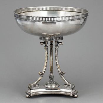 SKÅL PÅ FOT, nysilver, CG Hallberg, sengustaviansk stil, 1900-talets första hälft.