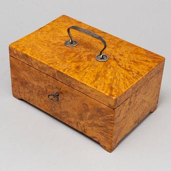 SKRIN, av A. Widholm, Eskilstuna  (schatullmakare i Eskilstuna fristad från 1788).