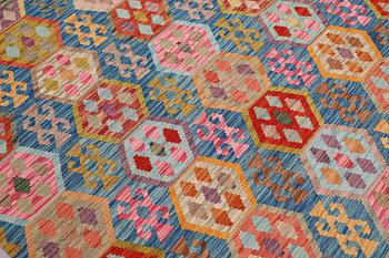 A Kilim carpet, approx. 301 x 252 cm.