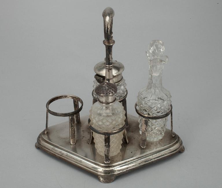 BORDSSURTOUT, silver och glas, Grachev, St. Petersburg Ryssland 1896.