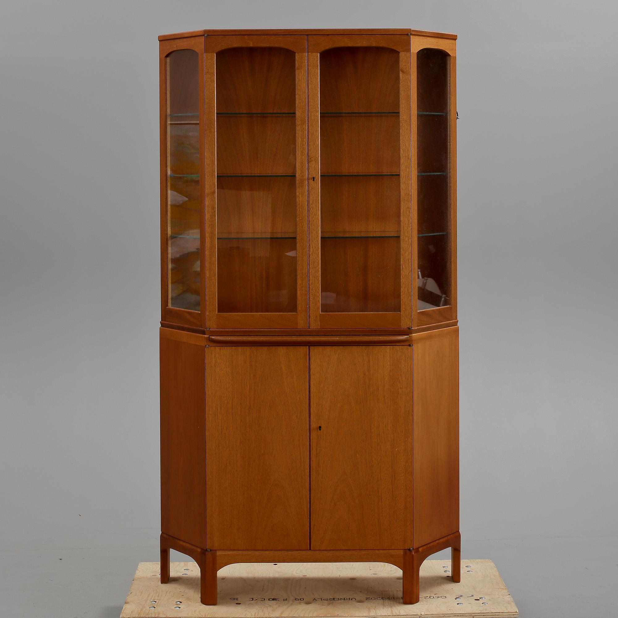 SKÅP, "Undantaget", Carl Malmsten, Åfors Möbelfabrik AB, 1900-talets andra hälft.