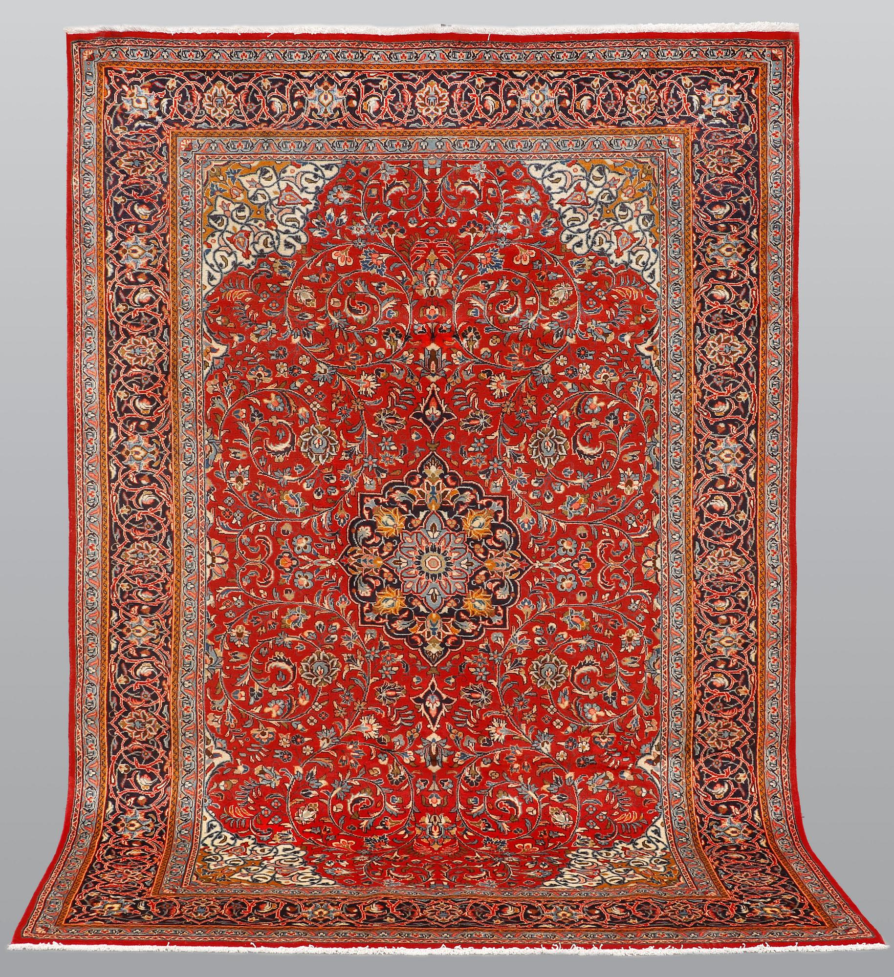 A carpet, Sarouk, ca 300 x 202 cm.