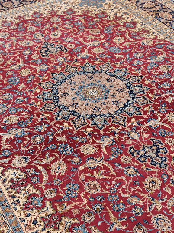 SEMI-ANTIQUE/OLD ESFAHAN PART SILK. 364 x 252 cm.