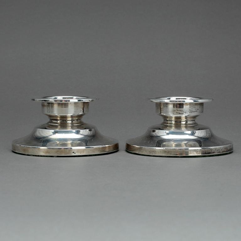 LJUSSTAKAR, ett par, silver, 1900-talets andra hälft.