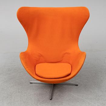 ARNE JACOBSEN, fåtölj, "Ägget", Fritz Hansen, Danmark.