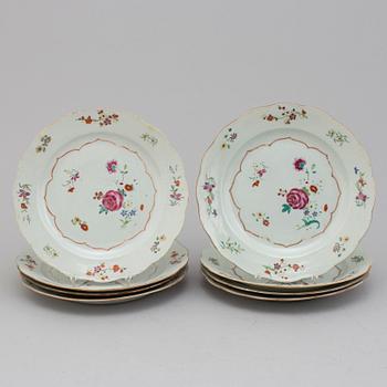 A set of eight famille rose export porcelain plates, Qing dynasty, Qianlong (1736-95).