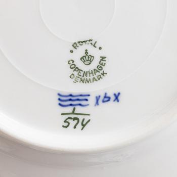 Royal Copenhagen, mat och kaffeservis, 104 delar, "Musselmalet", halvblonde, Danmark, 1900-tal.