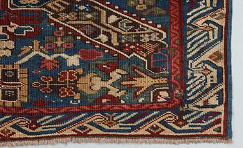 ANTIQUE ZEICHUR RUNNER.