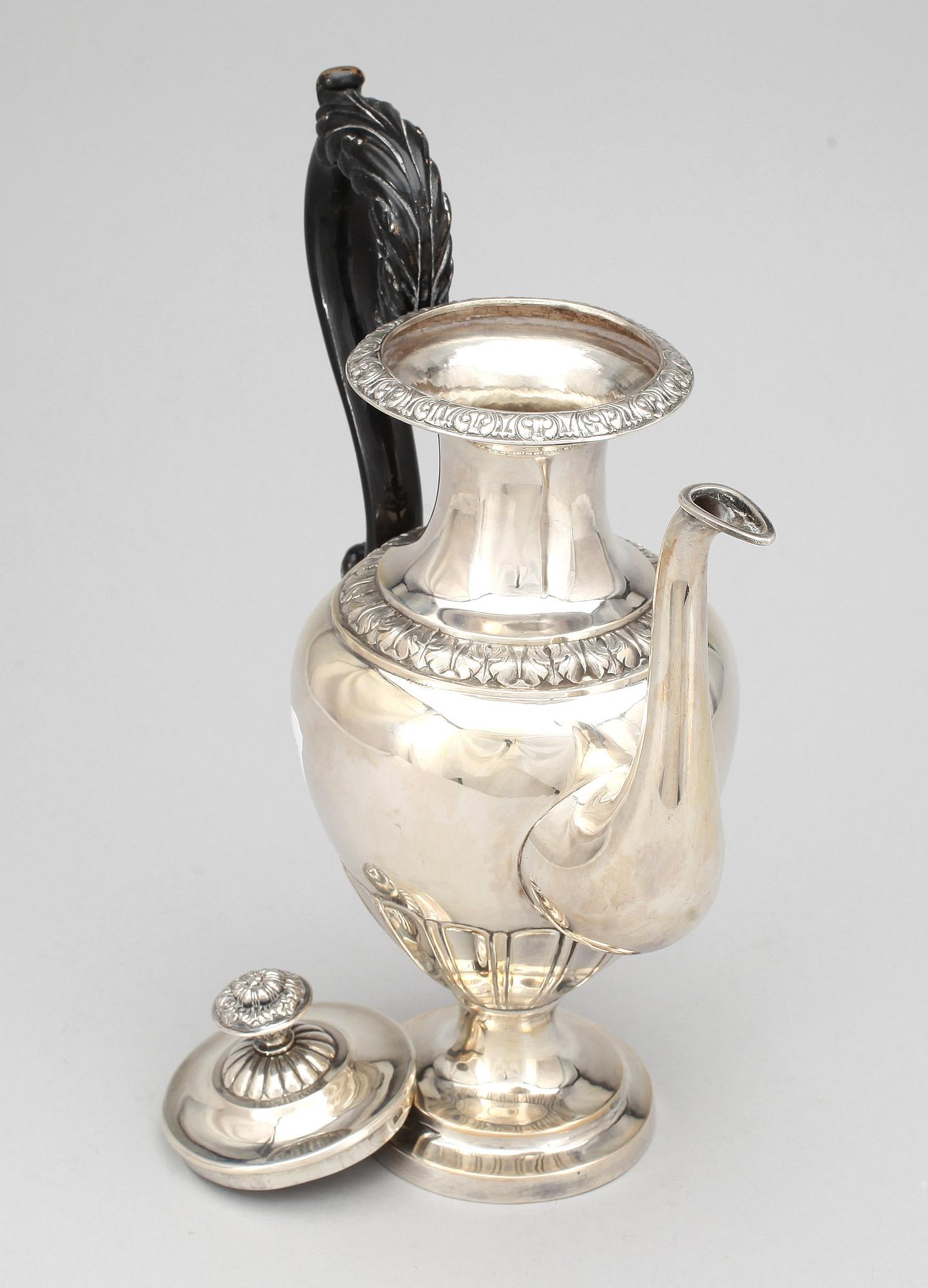 KAFFEKANNA, silver, empire, Lars Magnus Sjöberg, Stockholm, 1841. Total vikt ca 884g.