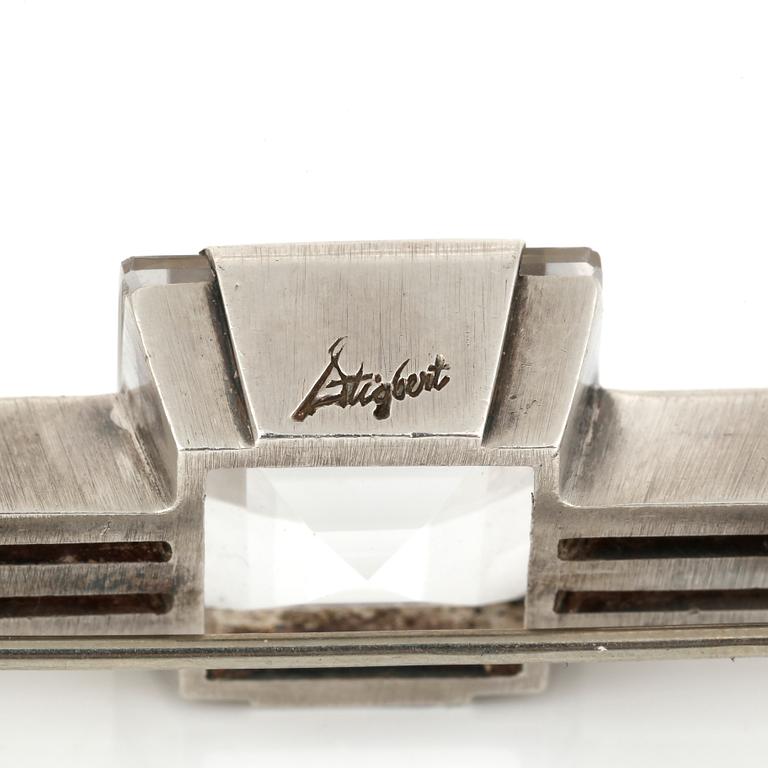 BROSCH, silver, bergskristall, ca 16,76 ct, Henribert Engelbert, Stockholm 1942. Total vikt ca 16,71 g.