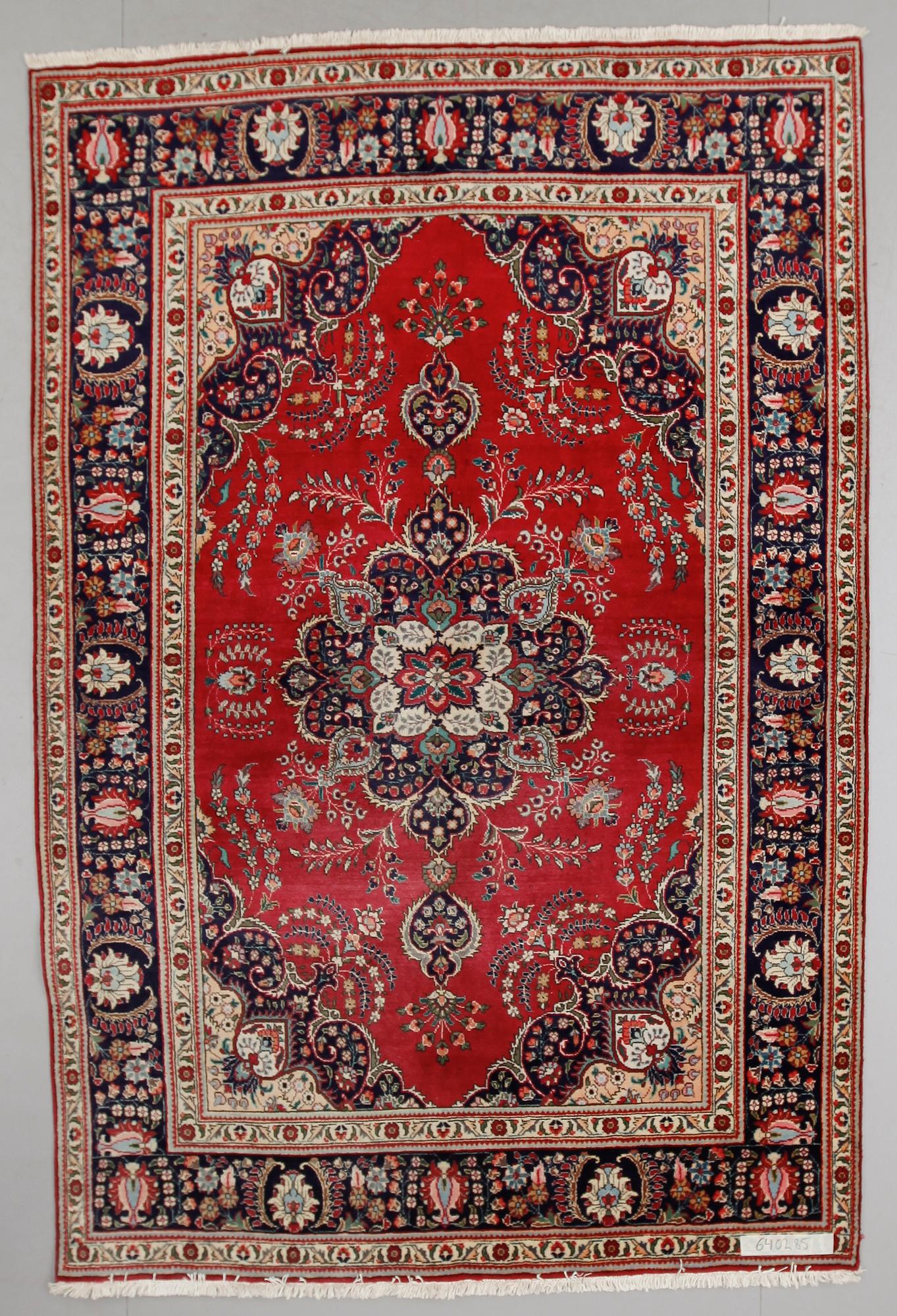 MATTA, orientalisk. Ca 305 x 204.