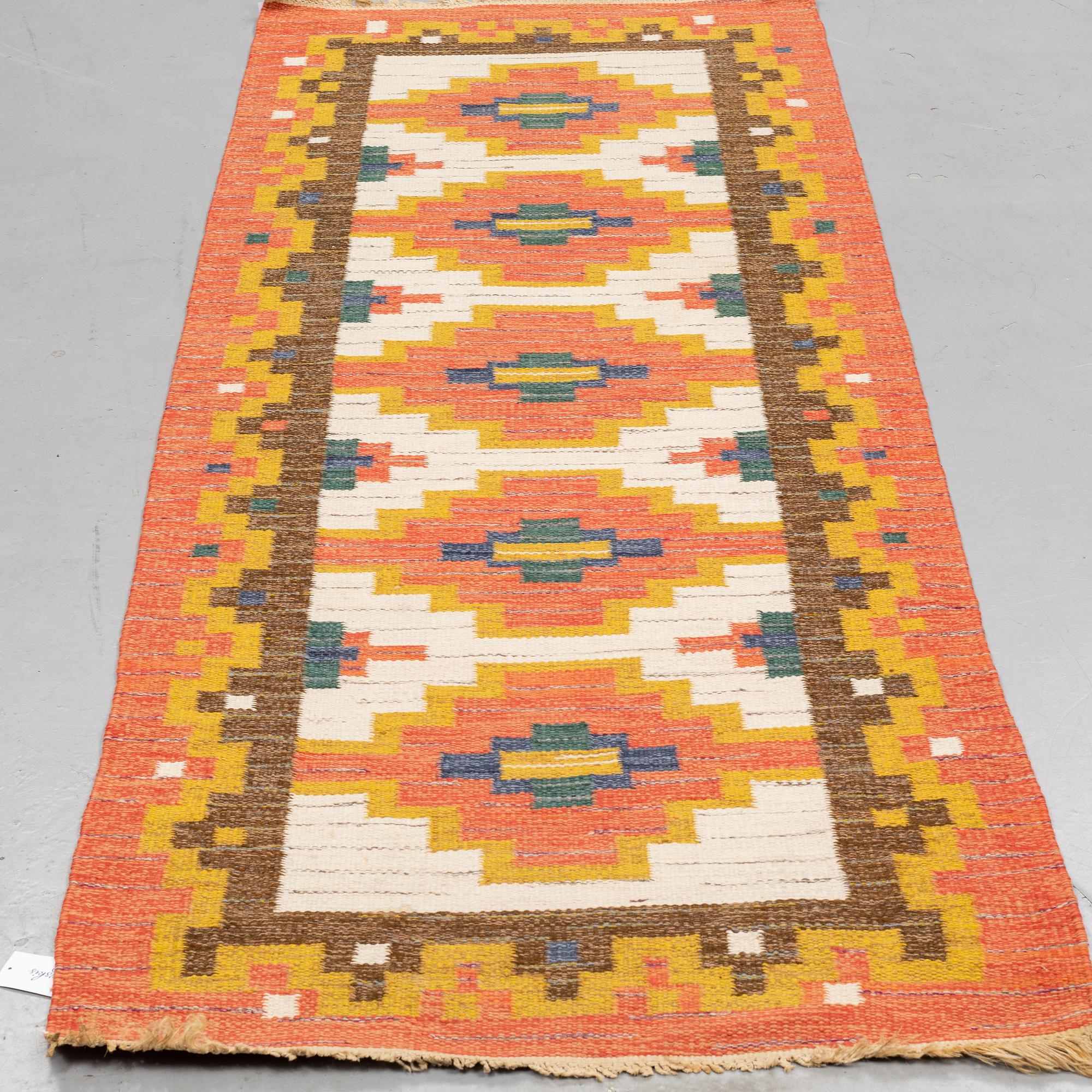 GALLERIMATTA, rölakan, ca 252,5 x 94-97 cm, signerad GK.