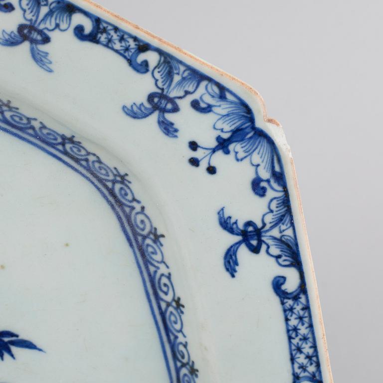 A set of Chinaware, 4 pieces, 18th and 19th century.