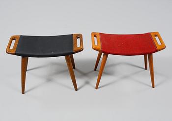 FOTPALLAR, ett par (jämför modell "AP 29", Hans J Wegner, AP-stolen), 1950-tal.