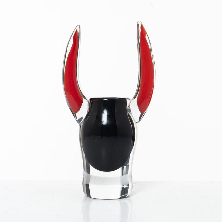 Erik Höglund, a glass vase/sculpture, Studioglas Strömbergshyttan 1996.