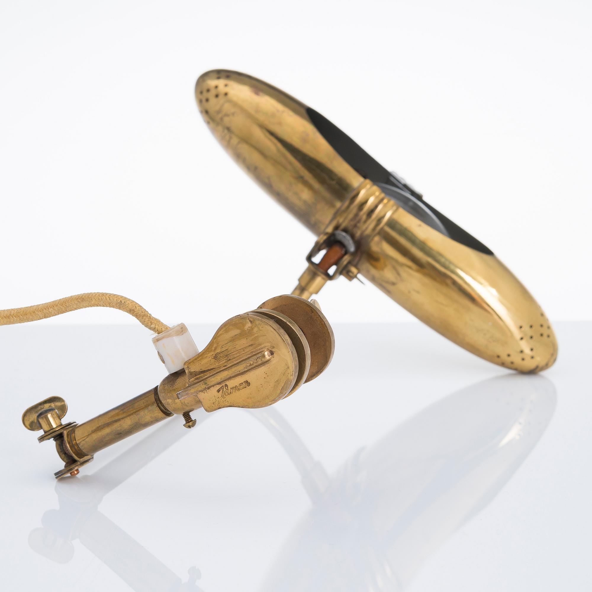 MAURI ALMARI, a mid-20th century desk light for Idman.