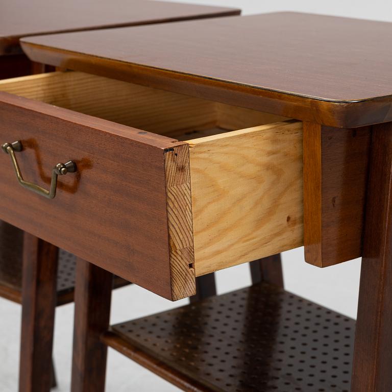 Sängbord, ett par, 1900-talets mitt.