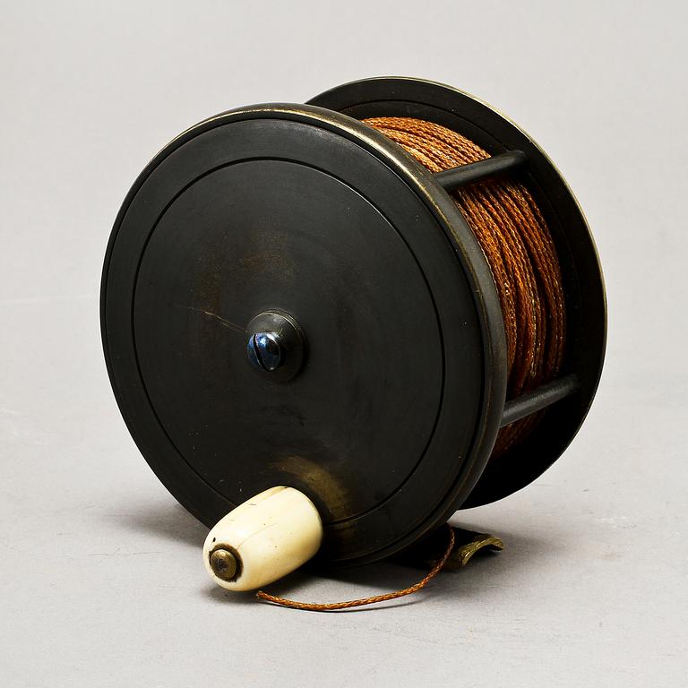 FLUGFISKERULLE, "Chas Parlour Maker, 191 Strand London", 1900-talets första kvartal.
