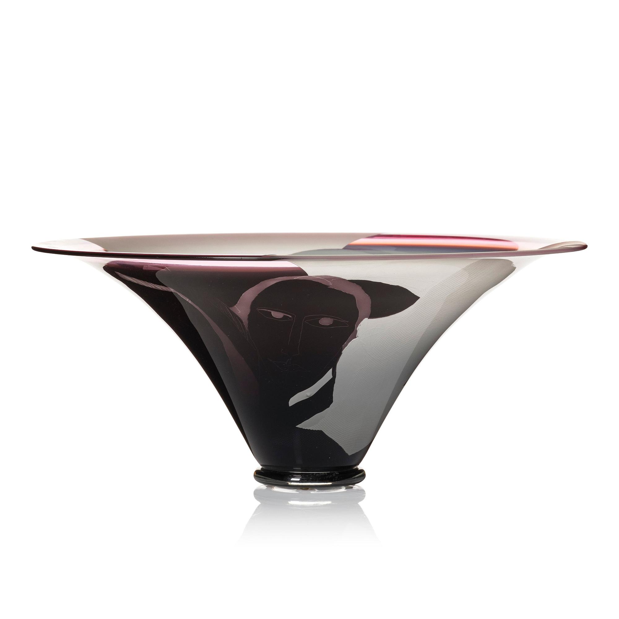 Klas-Göran Tinbäck, a glass bowl, Sweden, blown by Wilke Adolfsson.