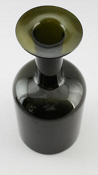 FLASKA, gröntonat glas, 1900-talets andra hälft.