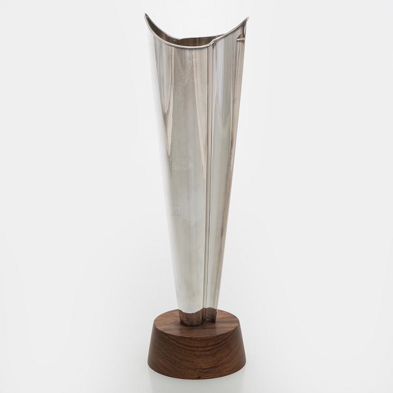 Tapio Wirkkala, vas, sterlingsilver och palisander, TW 228, "Liekki" (Flamma), Kultakeskus, Tavastehus.