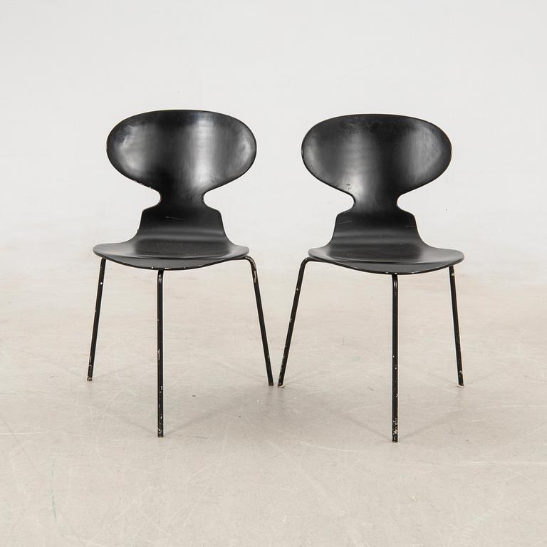 Arne Jacobsen, a pair of "Ant" chairs for Fritz Hansen Denmark, 1960s.