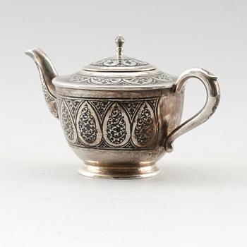 KANNA, silver, möjligen Ryssland, 1800-/1900-tal. Vikt ca 242 g.