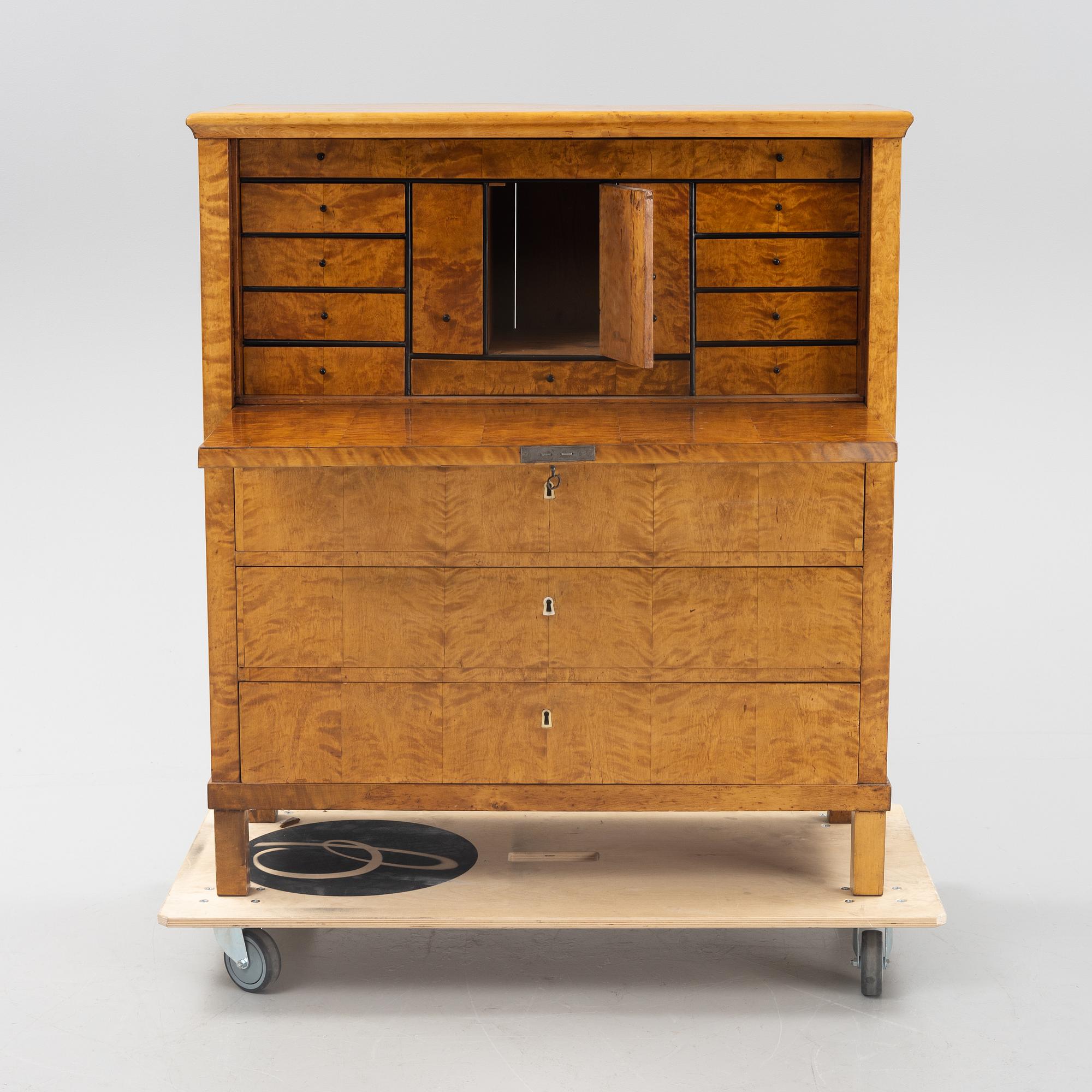Chiffonjé, 1800-tal.