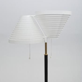 GOLVLAMPA, "modell A810", Alvar Aalto, Artek, Finland, 1900-talets andra hälft.