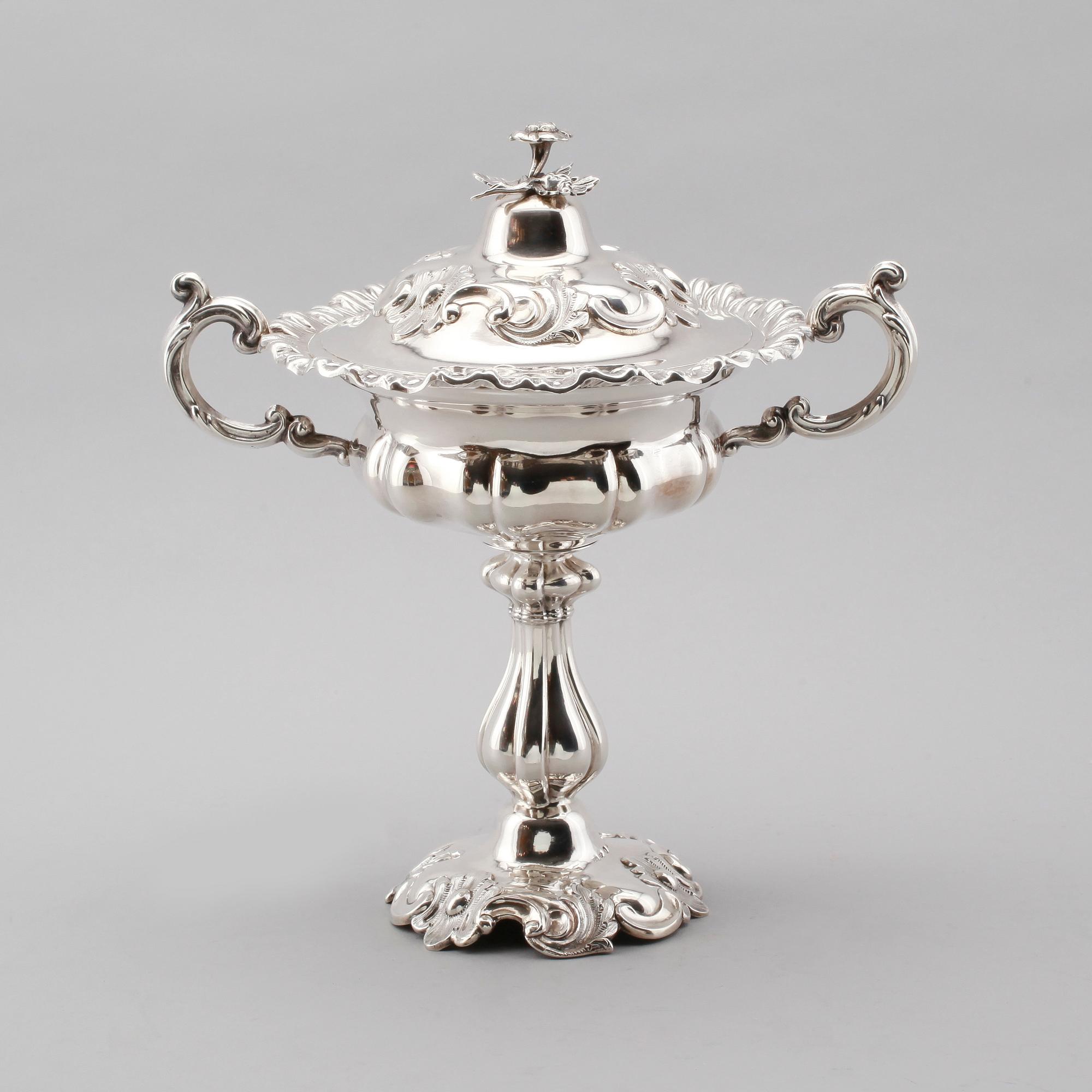 STRÖSOCKERSKÅL, silver, Carl Nyström, Stockholm 1854. Vikt ca 745 gram.