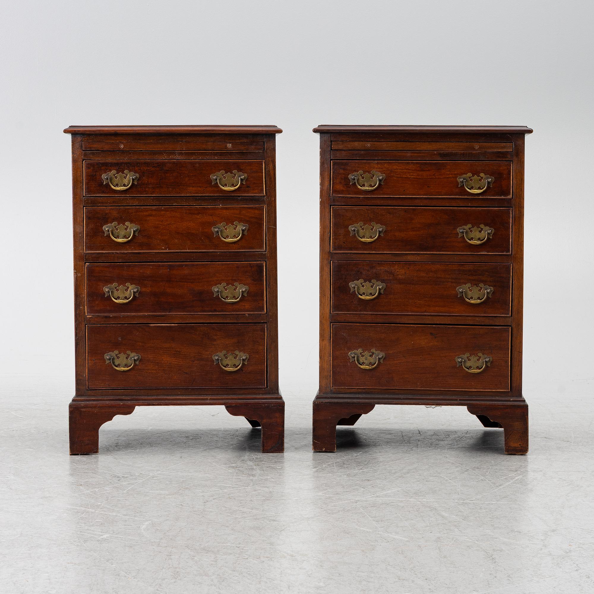 Sängbord, ett par, 1800-tal.