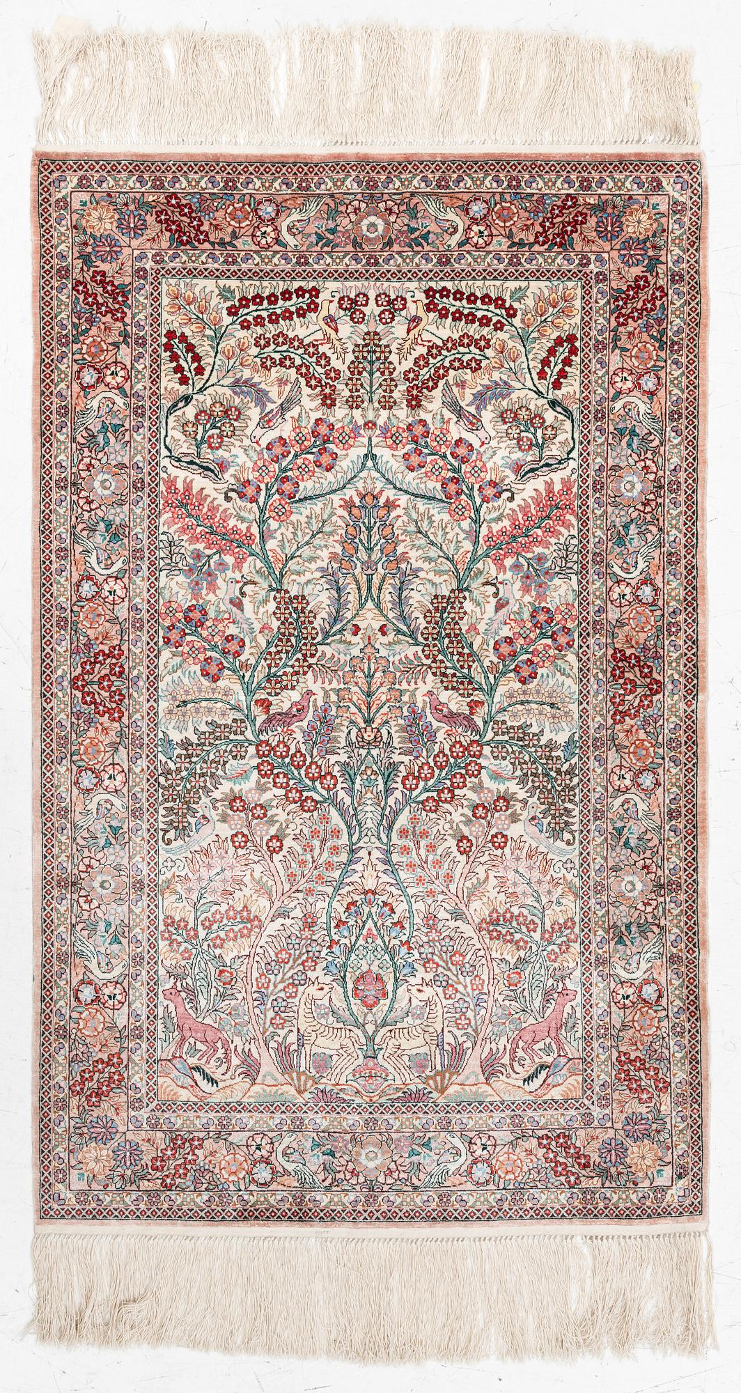 Rug, Hereke design, silk, approx. 122 x 77 cm.