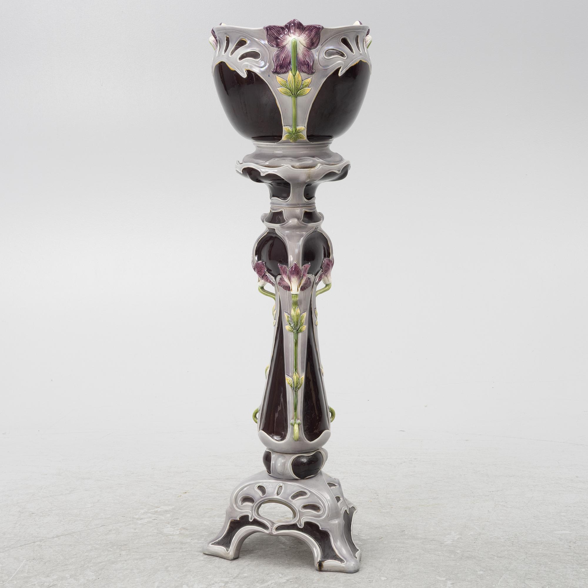 Pedestal with planter, Art Nouveau, R. M. Krause Majolika- und Steingut-Fabrik, early 20th Century.