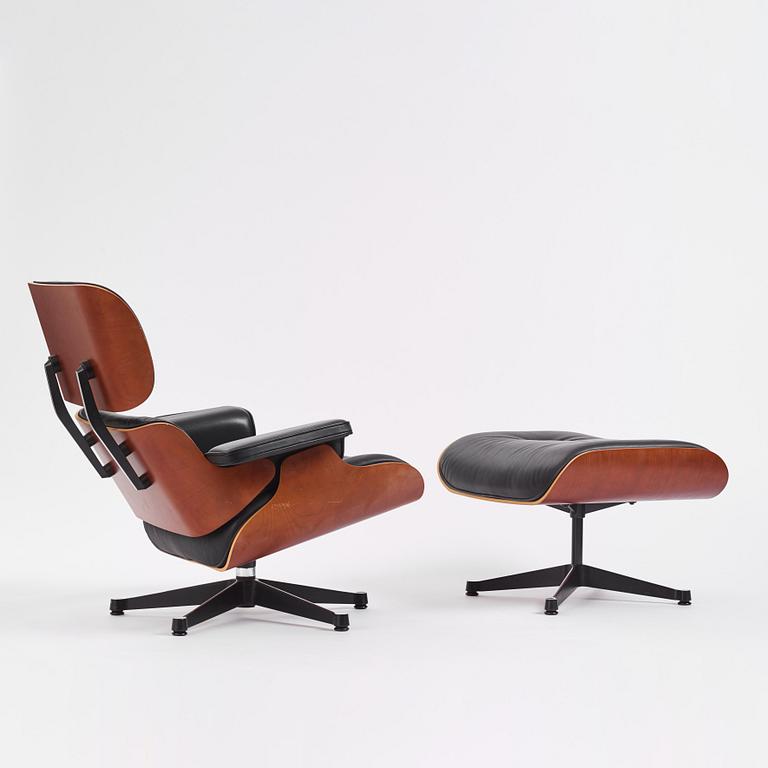 Charles & Ray Eames, a "Lounge Chair & Ottoman", Vitra, ca. 2006.