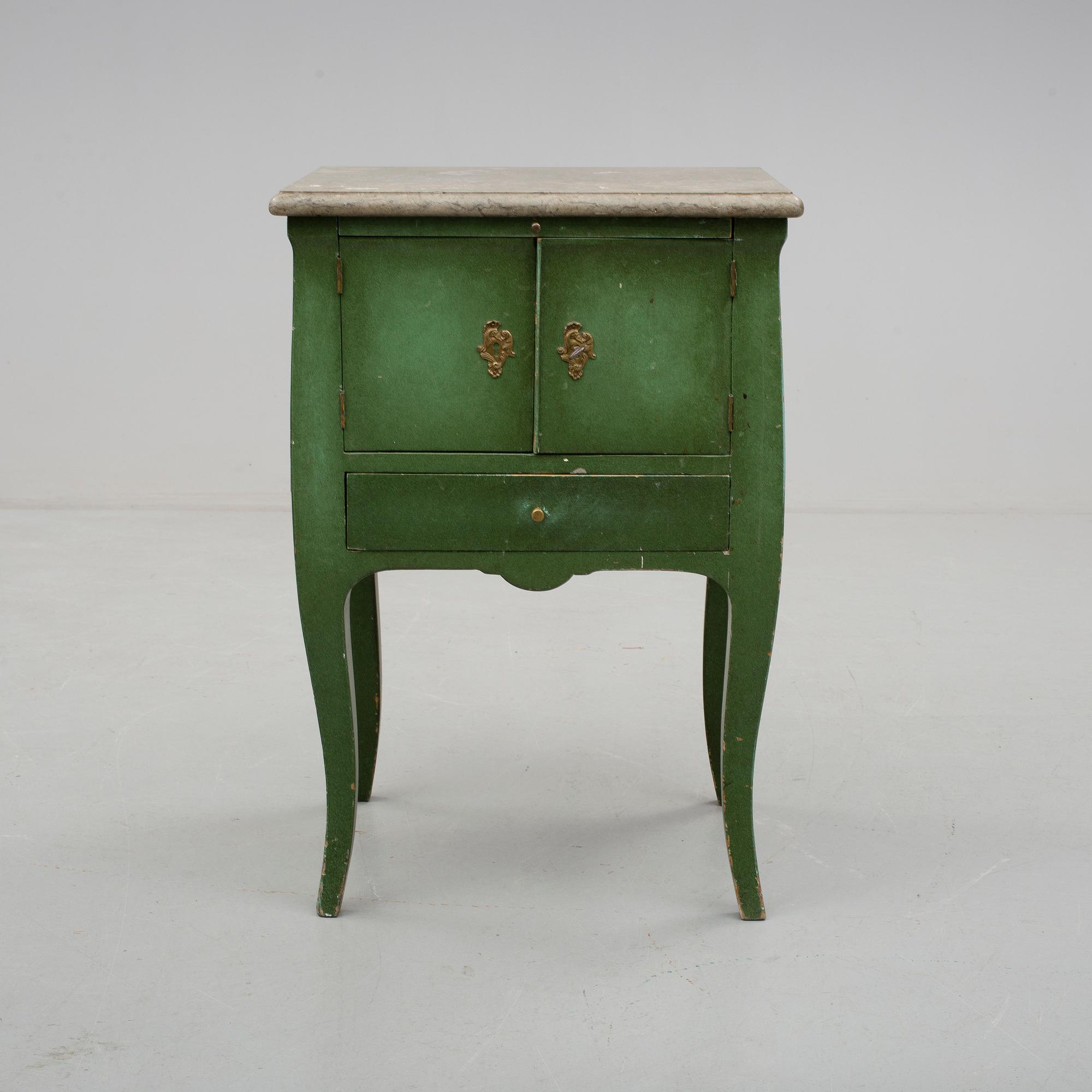 POTTSKÅP, rokokostil, omkring sekelskiftet 1900.