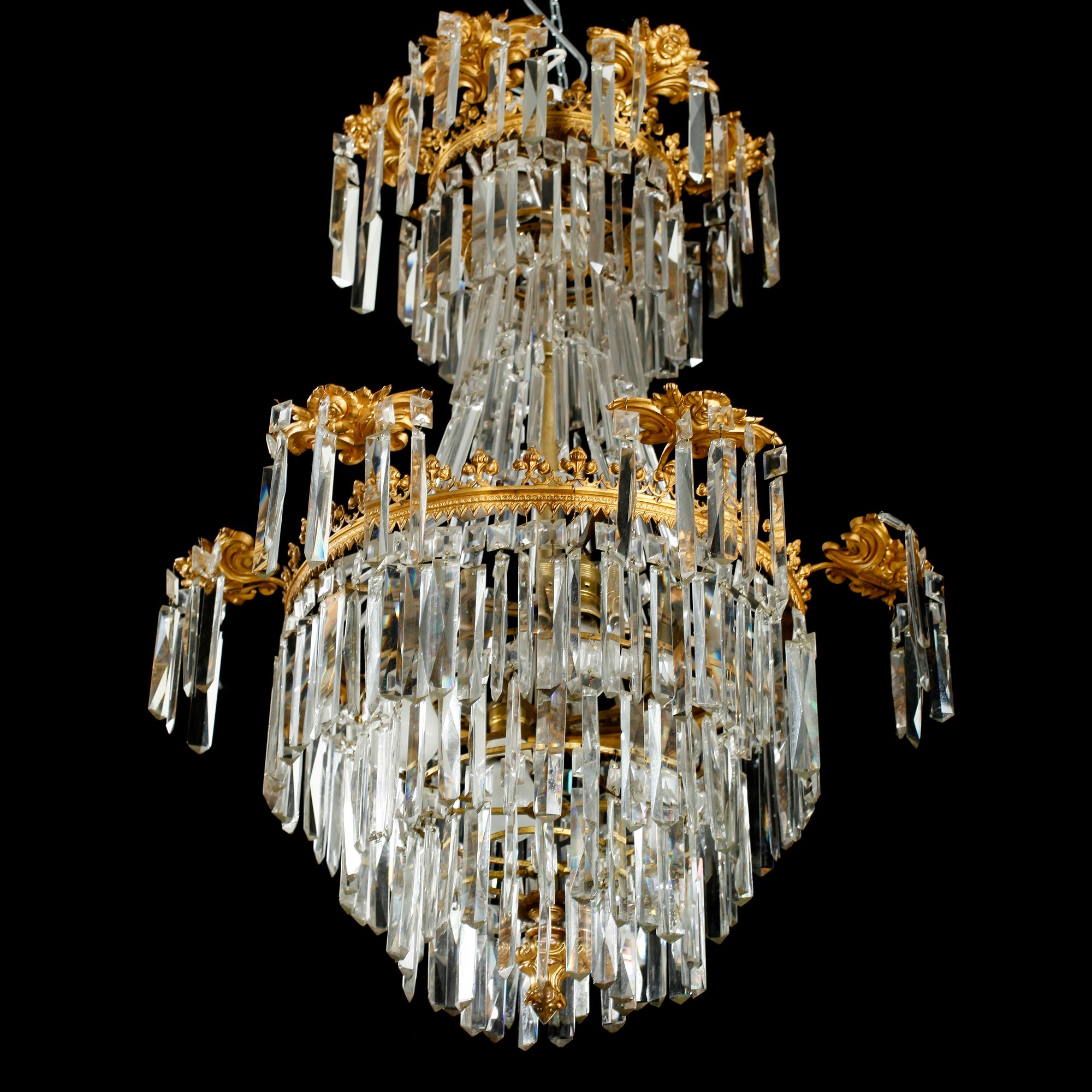 LJUSKRONA, oscariansk, 1800-talets andra hälft. Höjd ca 95 cm.