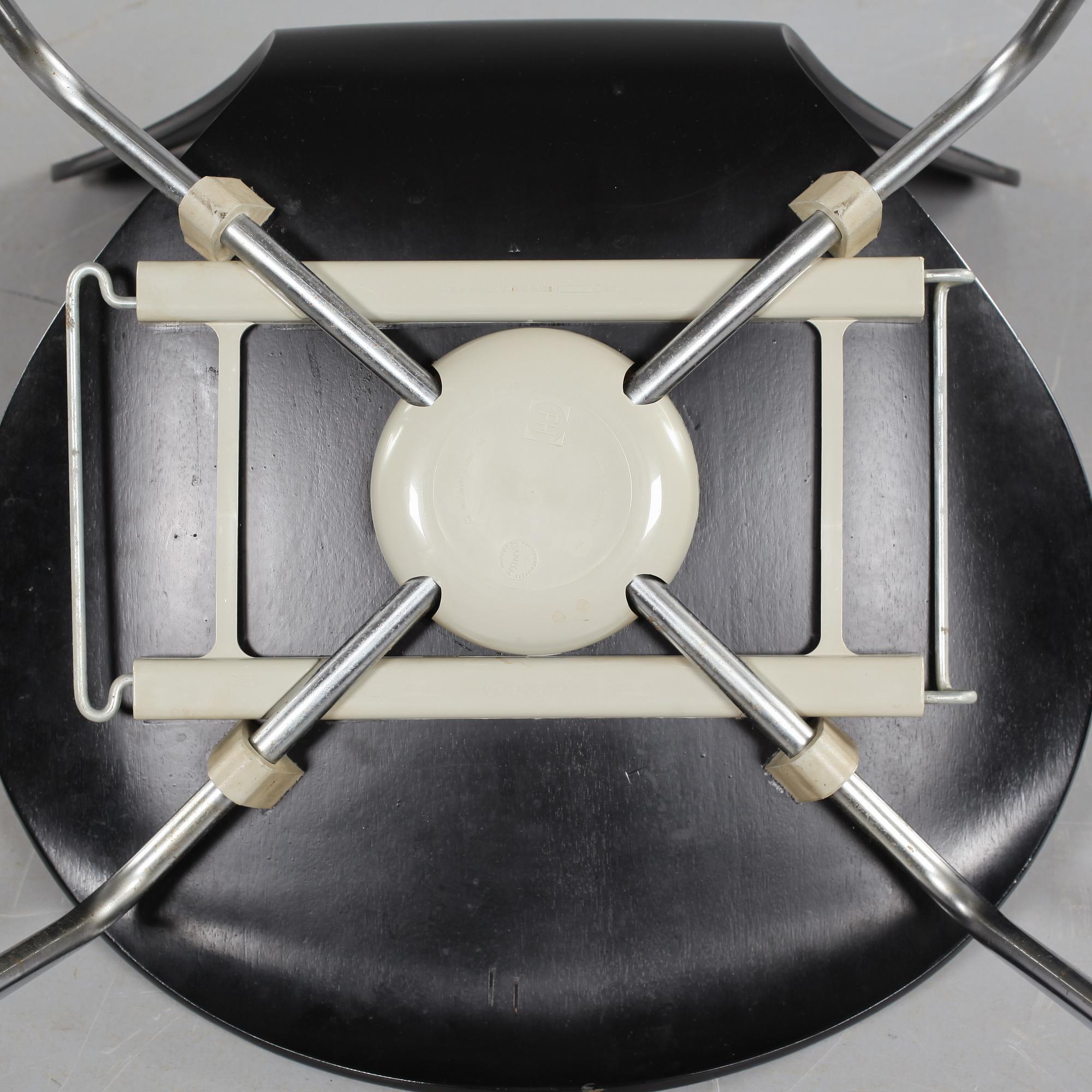 STOL, "Sjuan", Arne Jacobsen, Fritz Hansen, bär datering 1971.