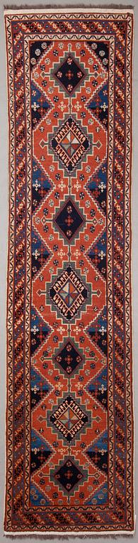 GALLERIMATTA, orientalisk. Ca 323x79 cm.