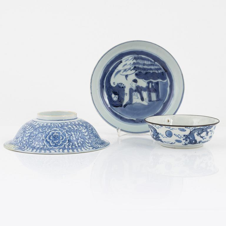 Two blue and white porcelain bowls and a lid, China, Ming dynasty and late Qing dynasty.