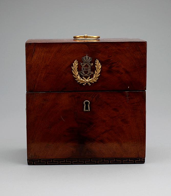 BRÄNNVINSCHATULL, 1800-talets början.