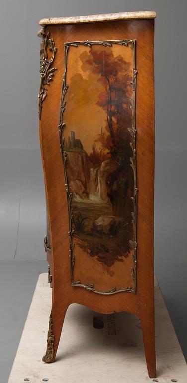 SKÅP, rokokostil, möjligen Mellaneuropa, 1900-talets mitt.