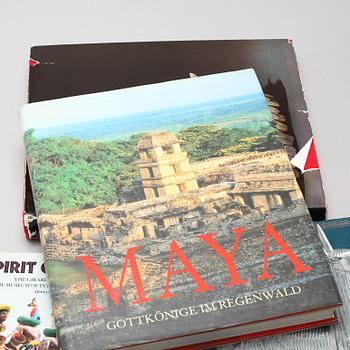 12 books and 6 catalogs about American / Pre-Columbian Art, 20th and 21st century.