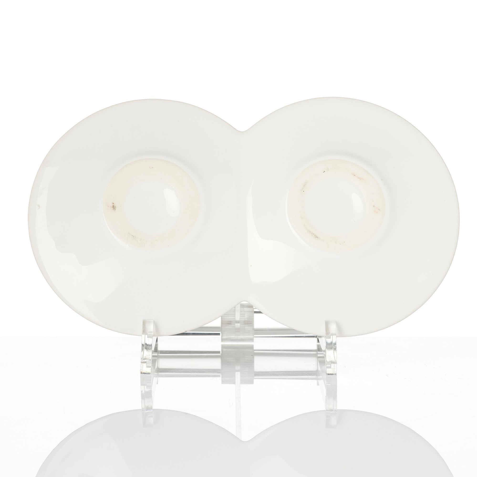 Mona Hatoum, "T42 (gold)".