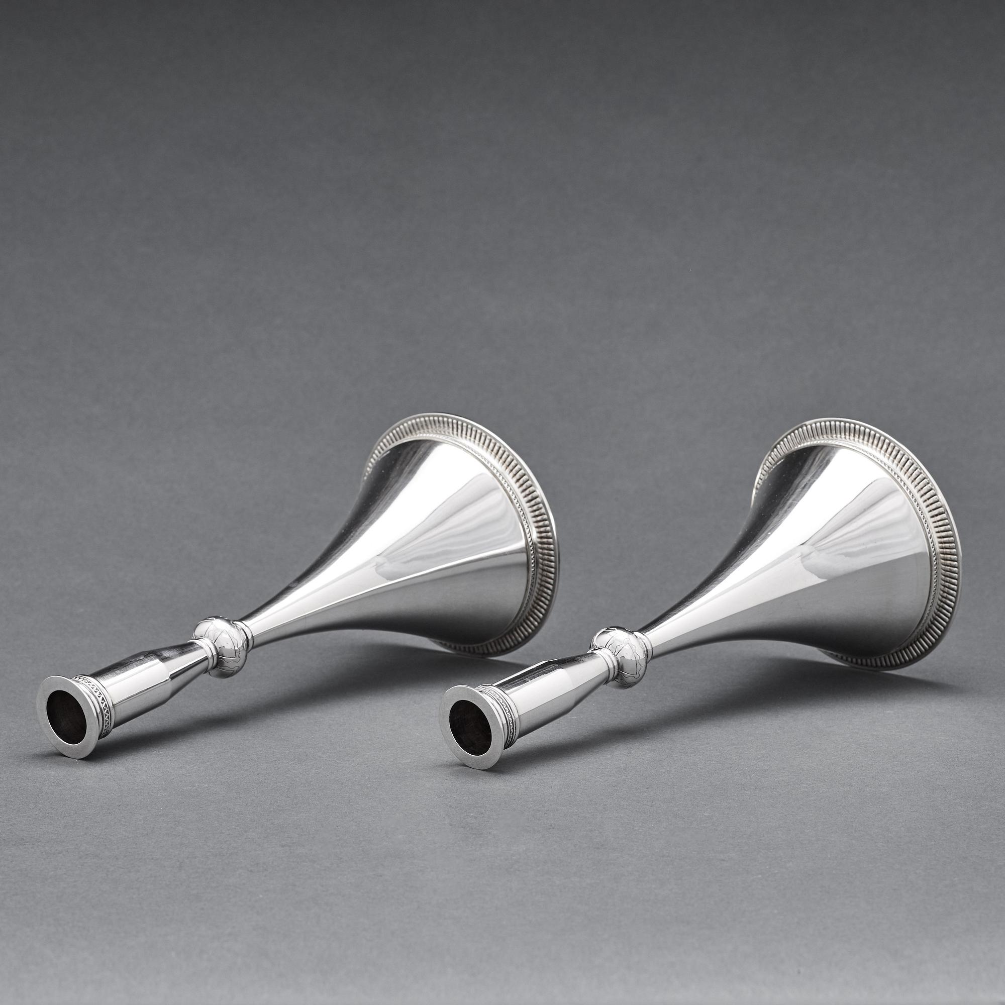 Wiwen Nilsson, ljusstakar, 2 stycken, Lund 1956-57, bysantinska modellen, sterling.
