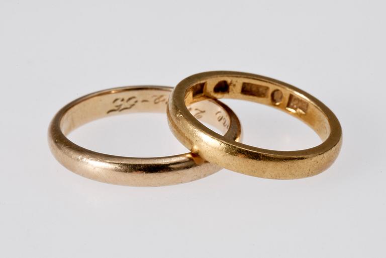 RINGAR, 2 st, 23 K resp 18 K guld, 8 g.